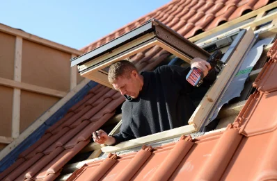 Pose de fenêtres de toit Velux à Our
